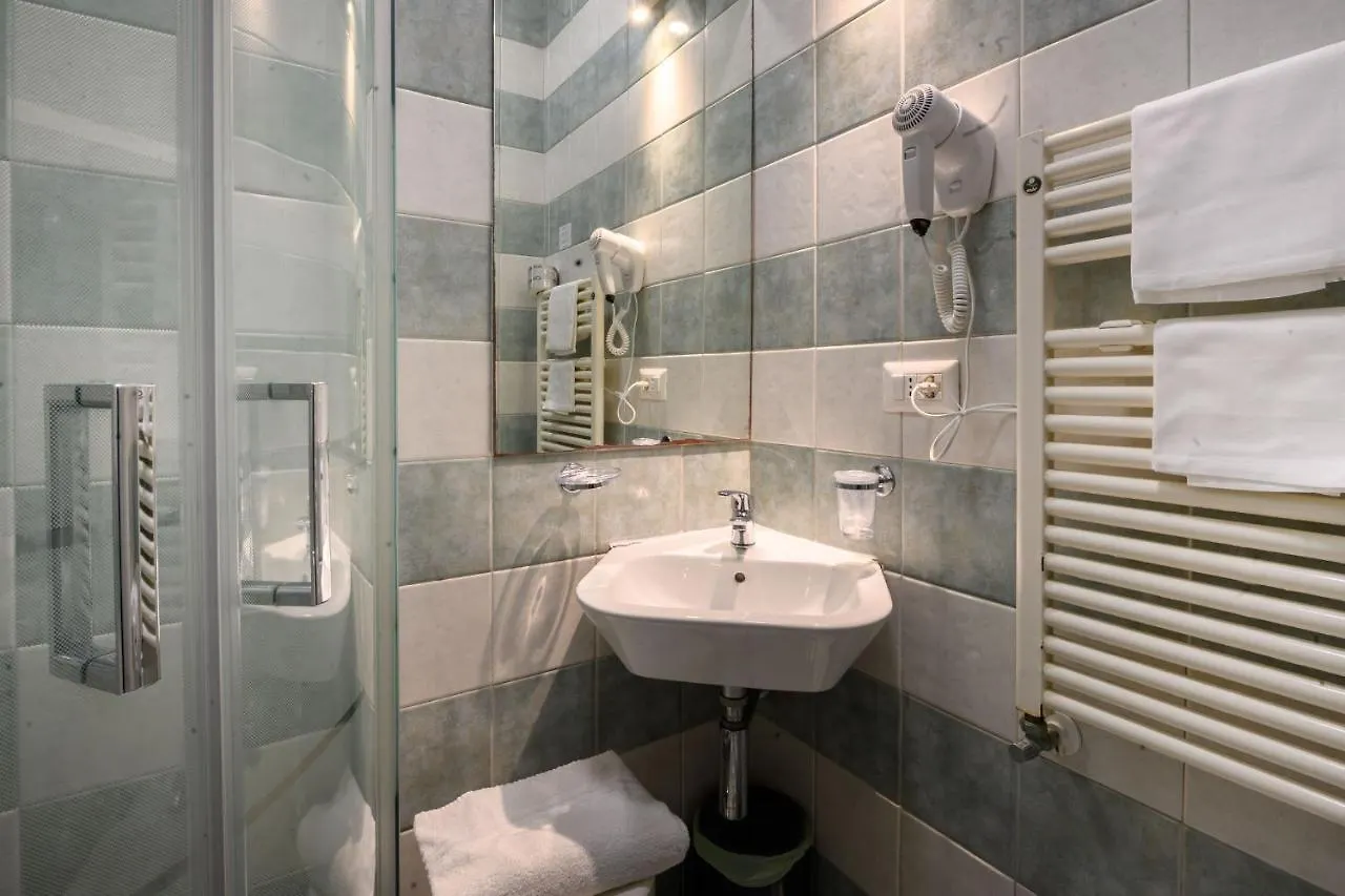 Hotel Anna Siena Nord 3*,